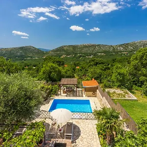 Cocoon - Vacation With Heated Pool & Garden Bribir (Primorje-Gorski Kotar)