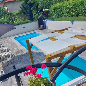 Apartament As With Swimming Pool And A Large Yard, Bribir (Primorje-Gorski Kotar)